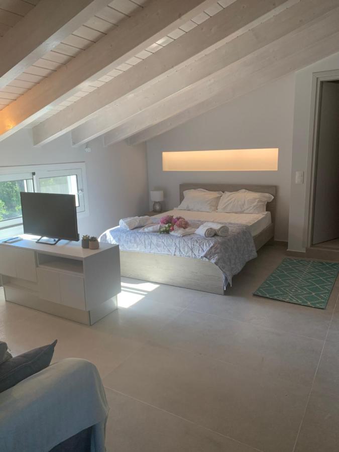 Terpsichore Boutique Bright New Sofita Studios And Appartment Dassia  Exterior foto